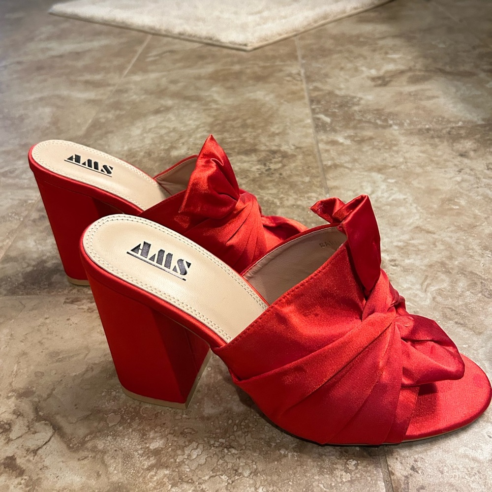 AMS Block Heel